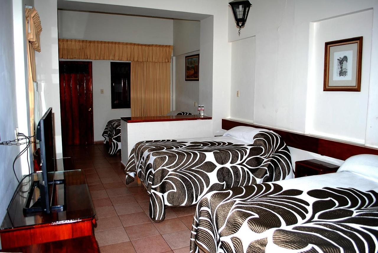 Hotel Posada Del Sol Apatzingan de la Constitucion Bagian luar foto