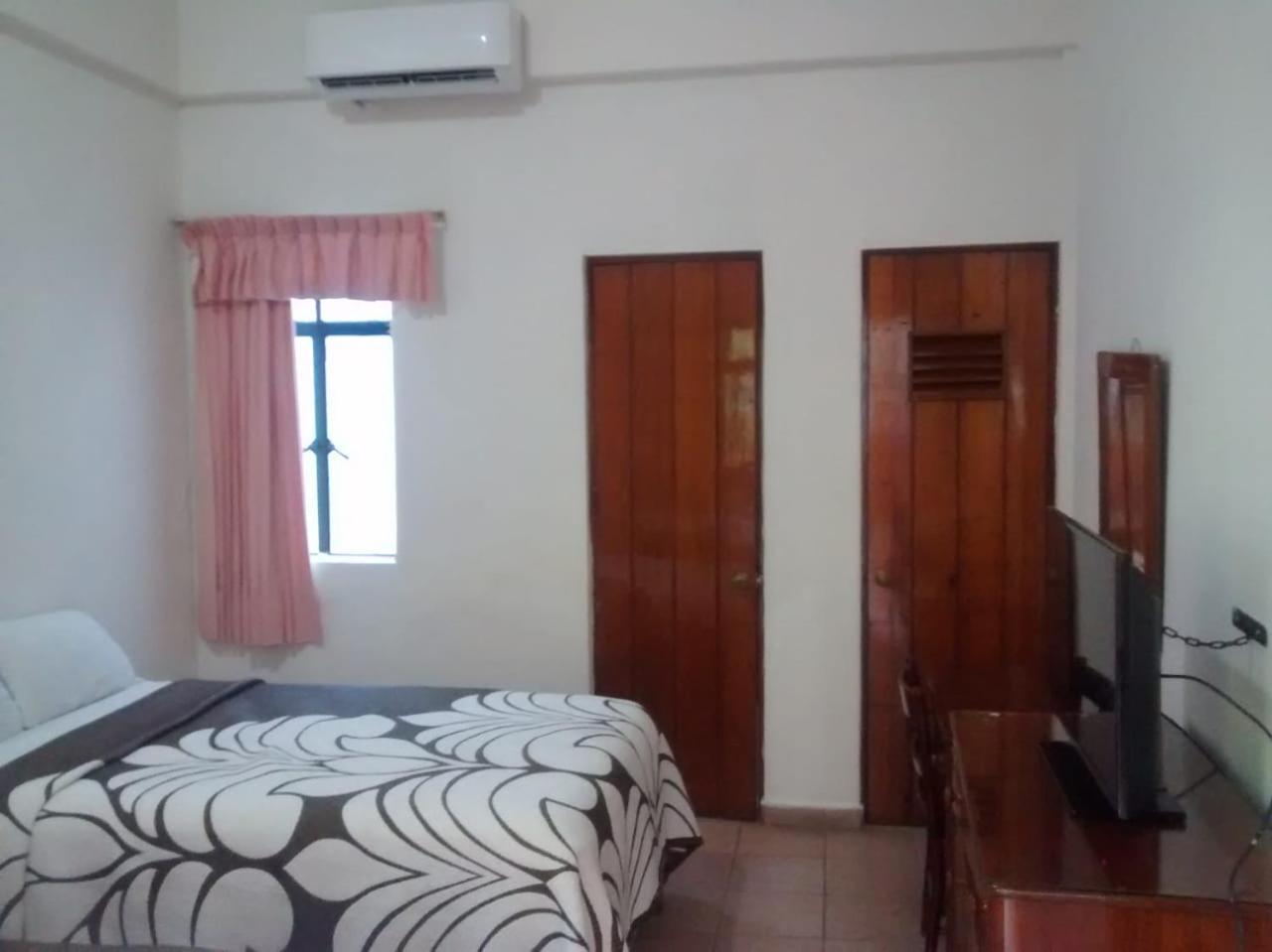 Hotel Posada Del Sol Apatzingan de la Constitucion Bagian luar foto