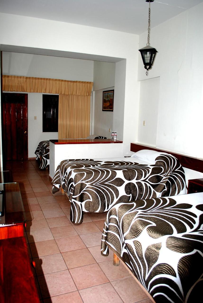 Hotel Posada Del Sol Apatzingan de la Constitucion Bagian luar foto
