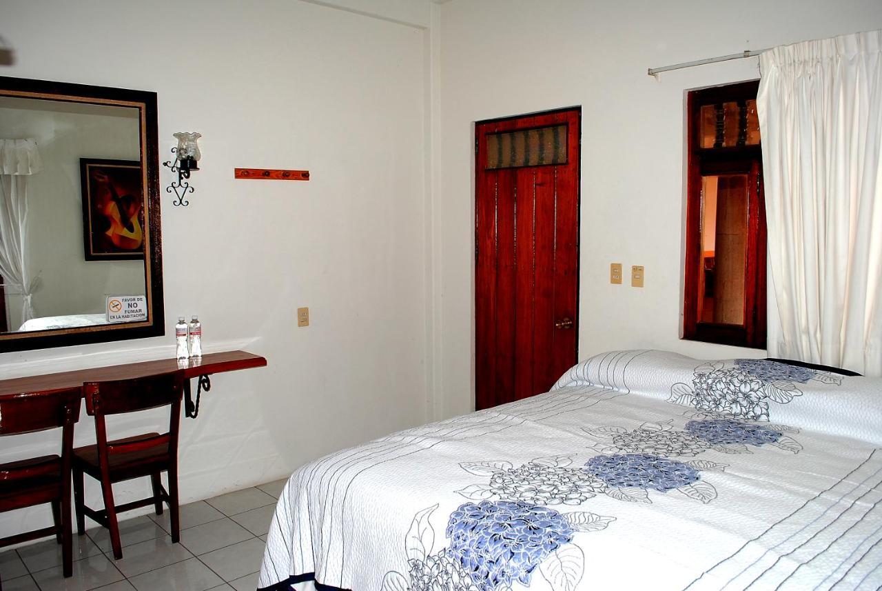 Hotel Posada Del Sol Apatzingan de la Constitucion Bagian luar foto